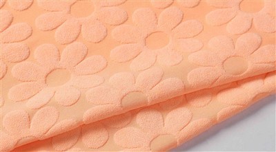 Återvunnet badklädertyg vid gården